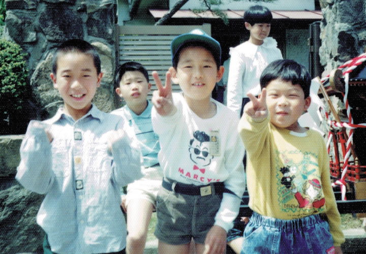龍神社大祭の子供神輿にて（右端）