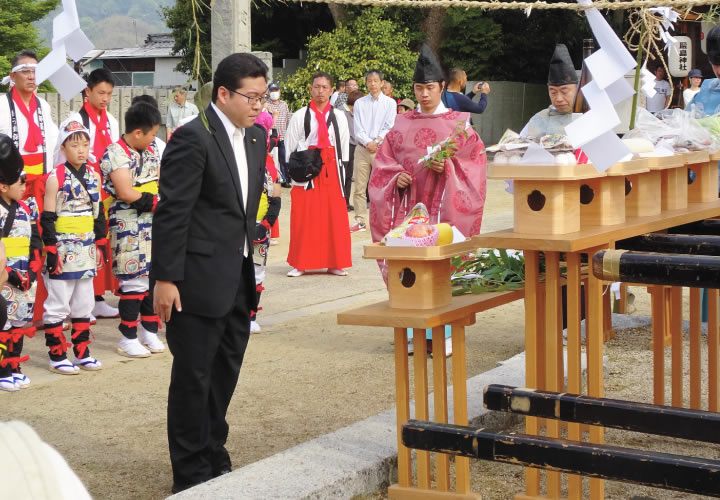 「高部・厳島神社 宮出し・御旅所祭」にて地元市議会議員として玉串奉奠