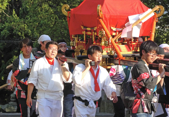 「波止浜・龍神社 春の大祭」にて神輿担ぎ