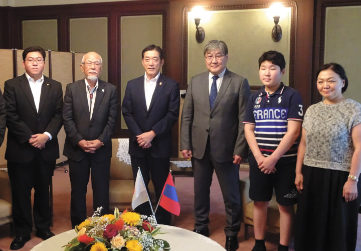 駐日モンゴル全権大使の中村時広愛媛県知事表敬訪問に尽力！