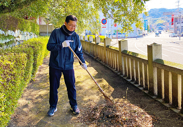 地元波止浜龍神社の年末大掃除